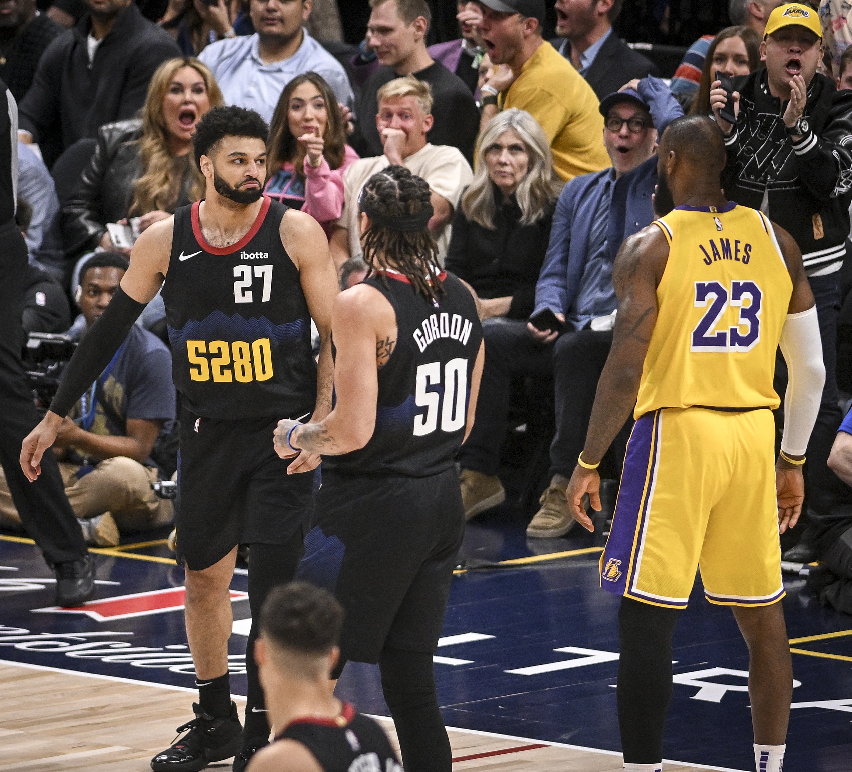 国际足联官方中文网站-称赞老对手!詹姆斯:我认为穆雷毫无疑问是今年的全明星球员