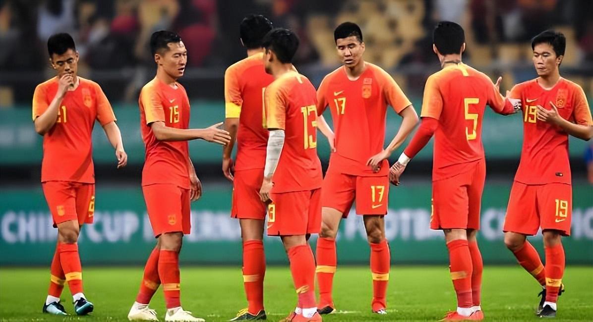 意外！崔鹏带领中国球队1比2热身赛惜败巴萨09梯队，引发热议