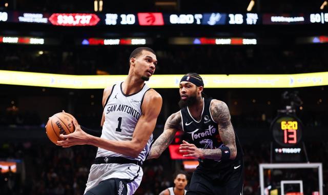 世界杯-剑指西部第一！马刺豪取10连胜：文班封锁内线